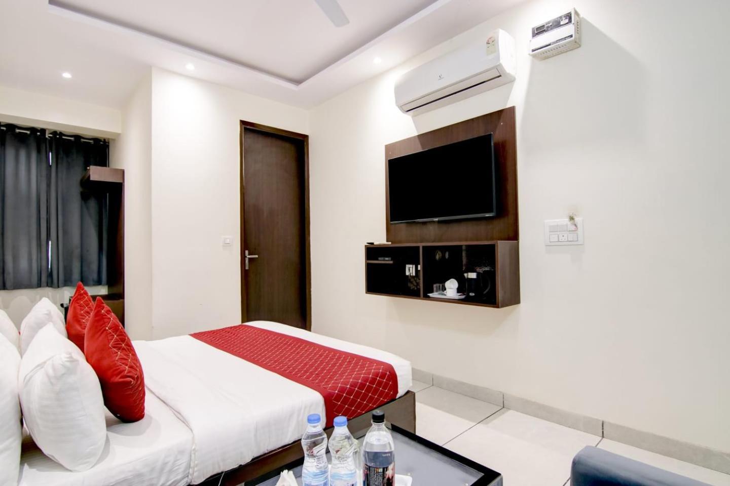 Hotel De Hocks Deluxe - New Delhi Railway Station Zewnętrze zdjęcie