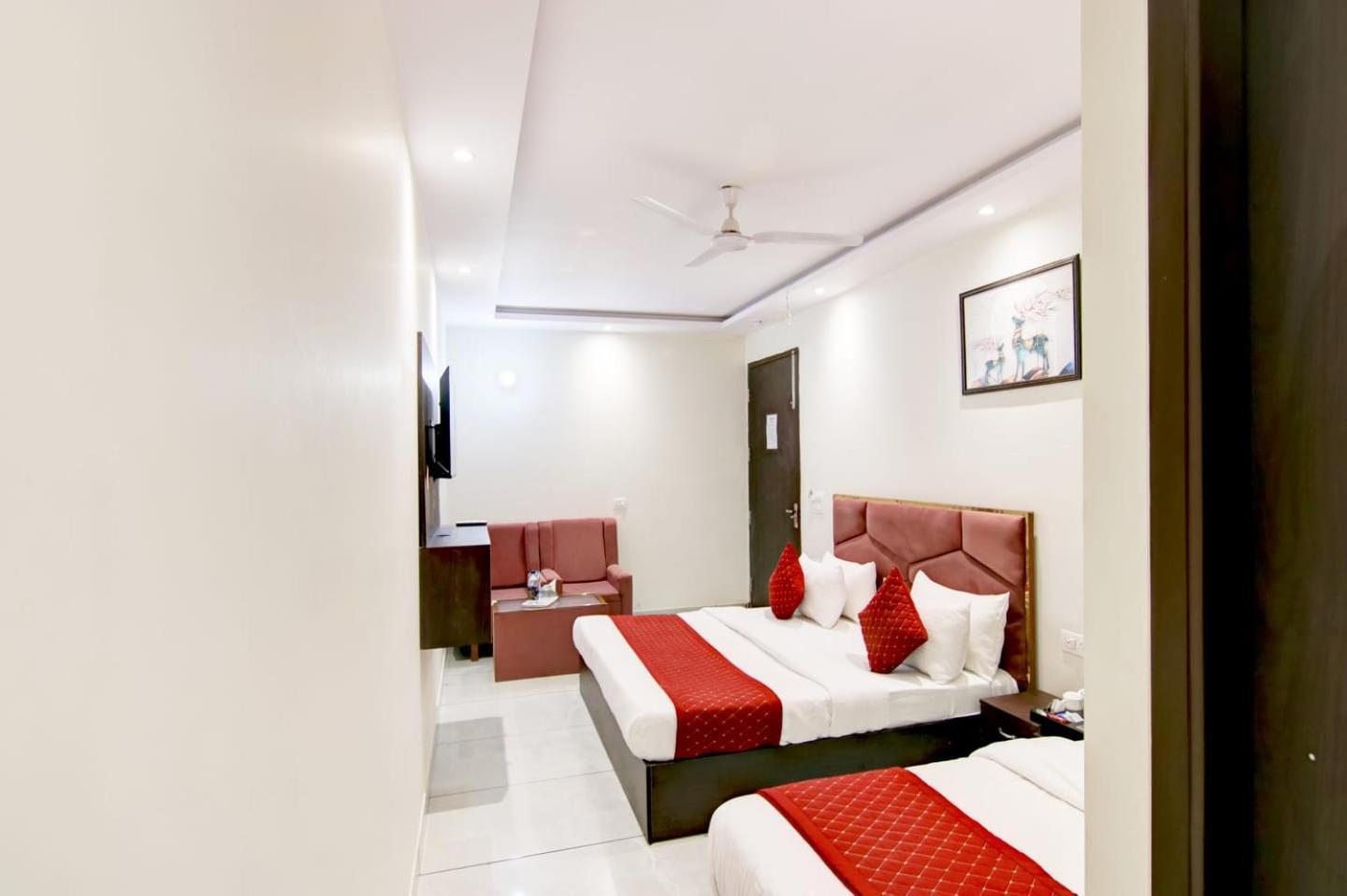 Hotel De Hocks Deluxe - New Delhi Railway Station Zewnętrze zdjęcie